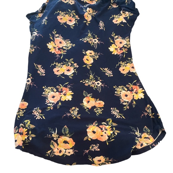 No boundaries blue floral latice detail top - Picture 2 of 3